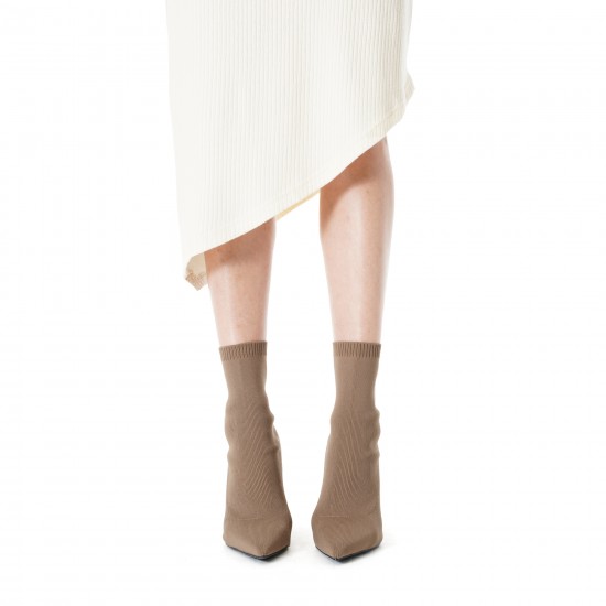 Robe V